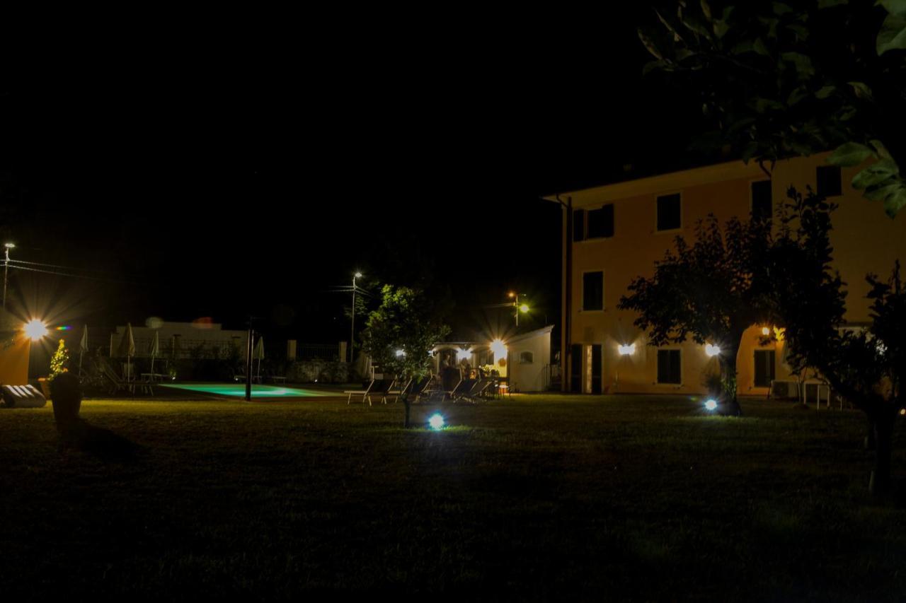 Garden Relays Villa Rosy มาสซาโรซา ภายนอก รูปภาพ